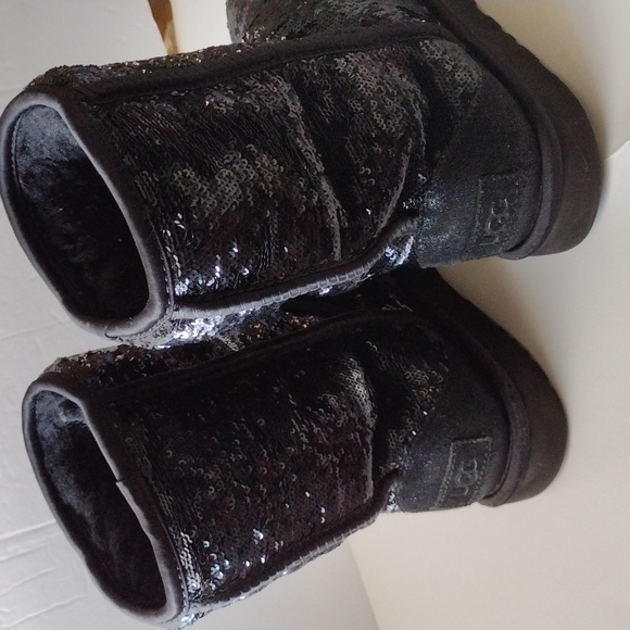 UGG Classic Cosmos Sequin Black  Women's Booties 7 - Picture 4 of 9